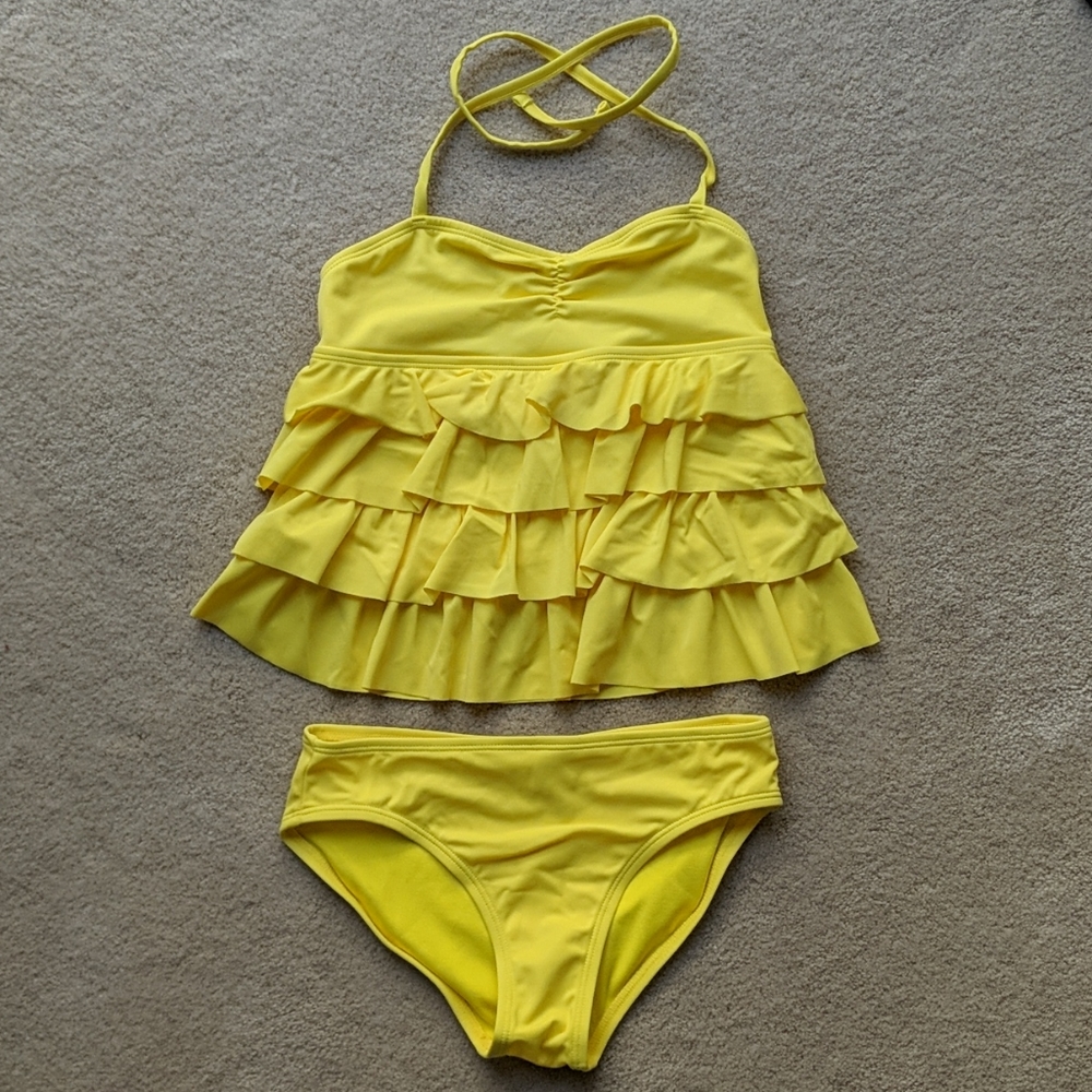 Super cute yellow ruffled 2 piece swimsuit